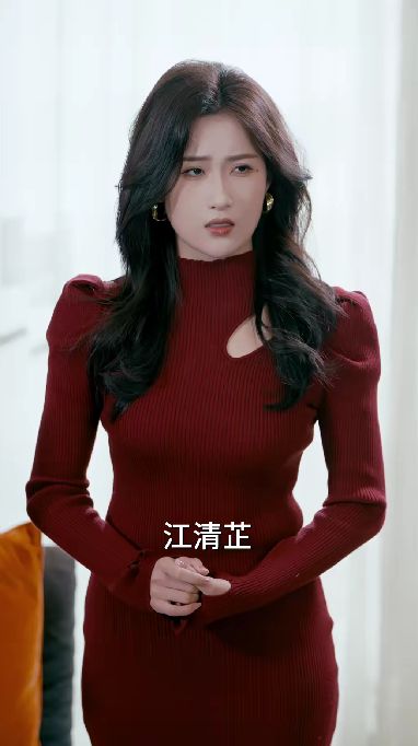 扯断的珍珠项链在柏油路上滚成泪滴不朽情缘游戏《撕夜》高能放送：她(图1)